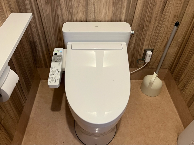 トイレの水が流れっぱなし!原因と今すぐできる対処法