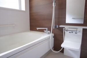 お風呂の排水口が臭い原因と今すぐできる解決方法