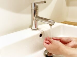 水道の水が急に出ない！主な原因と家庭でできる対処法