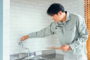 水漏れ修理業者の見極め方と料金相場の決定版ガイド