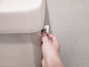 トイレタンクに水がたまらない原因と対策を徹底解説